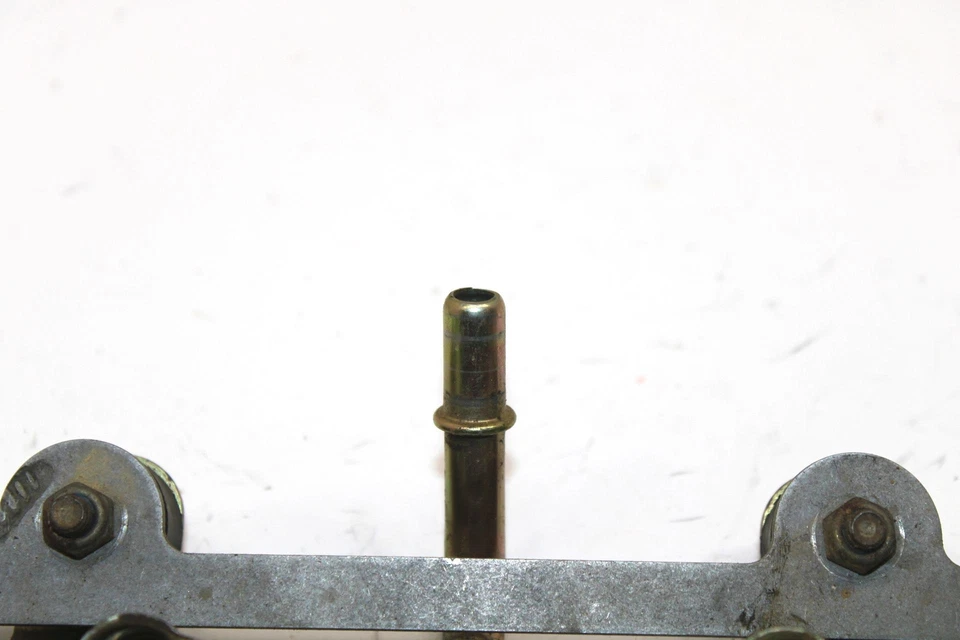 Ski-doo Mach Z 1000 2005 OEM carrocería del acelerador riel de combustible 420874470 SS100 Foto 3 de 4