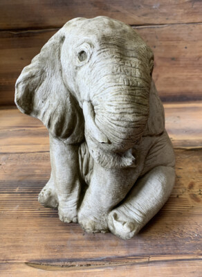 STEINGARTEN NIEDLICHER SITZENDER BABY ELEFANT GESCHENK ORNAMENT