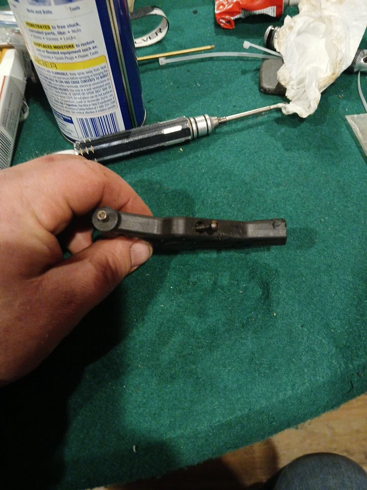 Mugen Seiki *USED* Front Right A-Arm With Hardware (8.5 Out Of 10) - Изображение 4 из 4