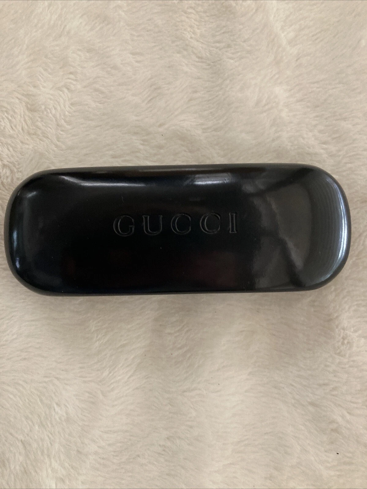 Lunettes de soleil Gucci vintage étui rigide noir Y1