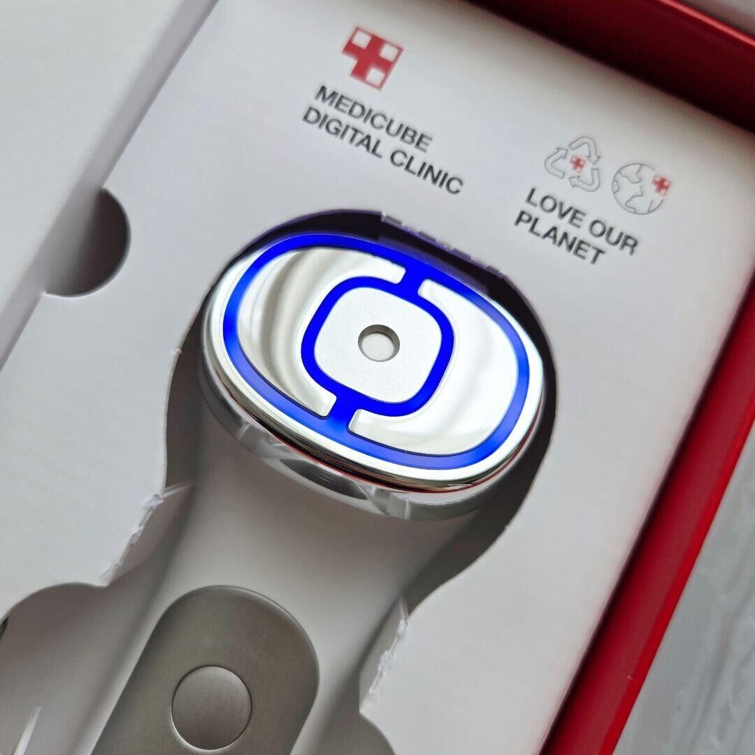 Medicube AGE-R USSERA DEEP SHOT Home Skin Care Device used Medicube AGE-R USSERA DEEP SHOT Home Skin Care Device used