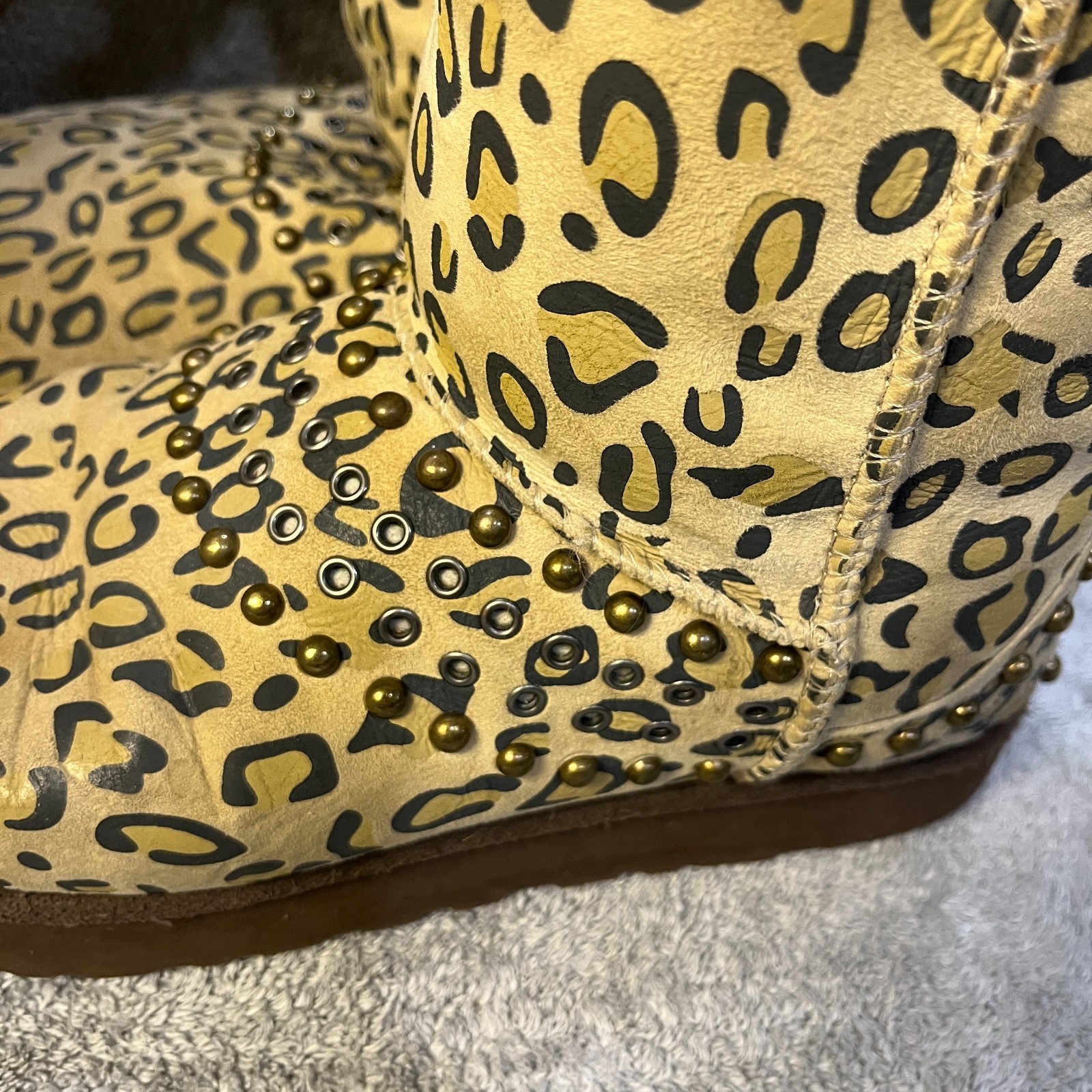 UGG & JIMMY CHOO RARE LEOPARD CHEETA BOOTS AUTHENTIC WOMENS SIZE 10 image 2