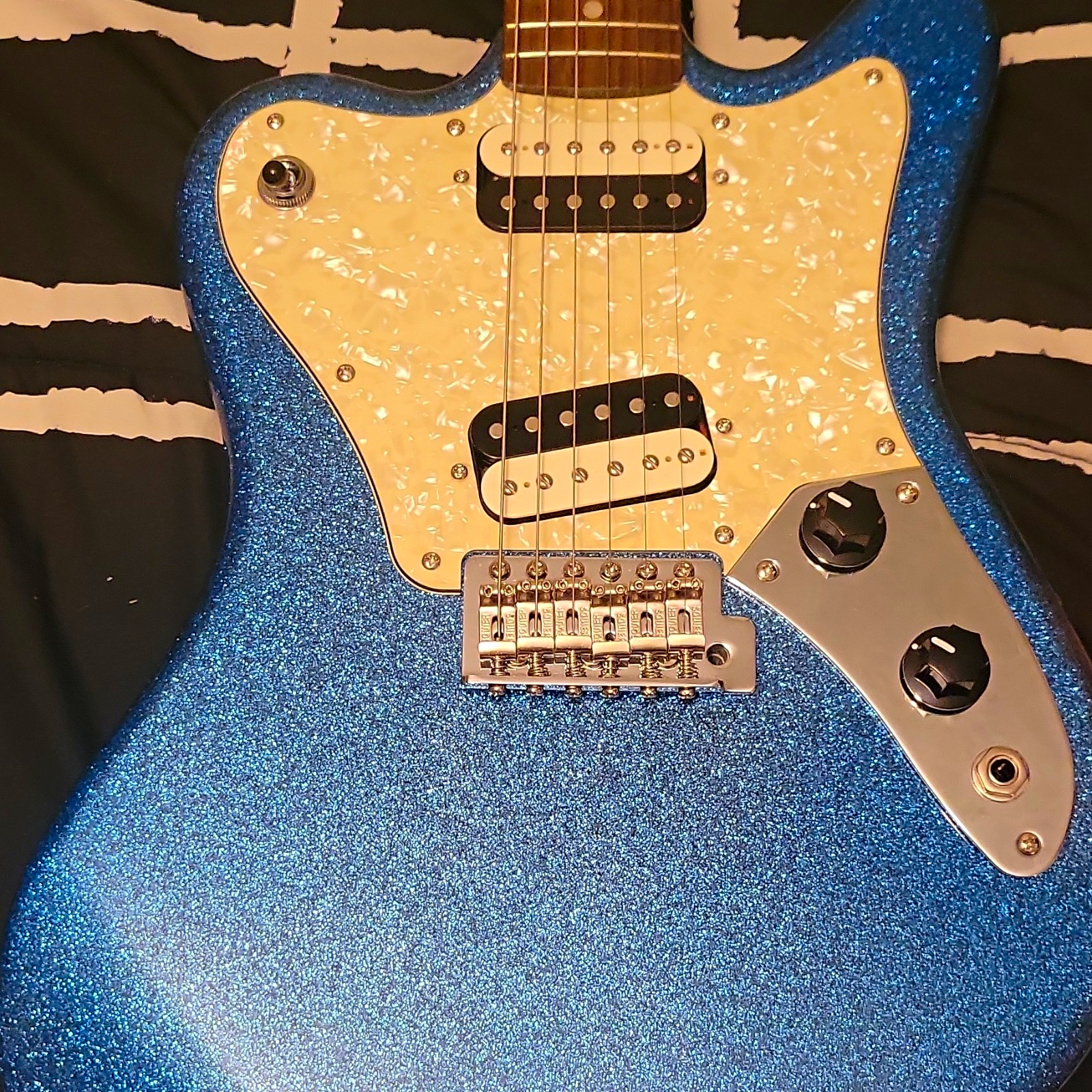 Squier Paranormal Super-Sonic Blue Sparkle Offset Electric Guitar 2 Humbuckers