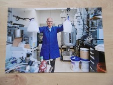 Omar M. Yaghi "Nobel Prize Chemistry 2025" autograph signed 20x30 cm picture