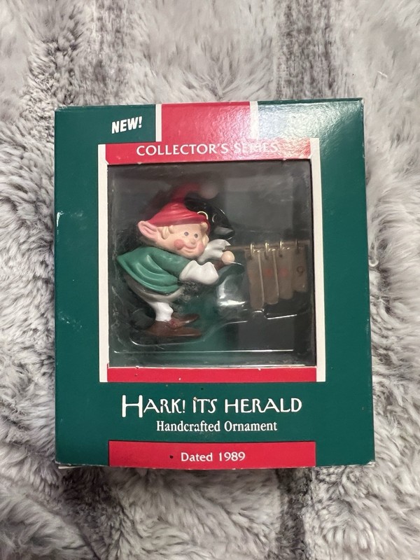 Vintage 1989 Hallmark "Hark it Herald" Ornament 1st in Series QX4555 Original bx