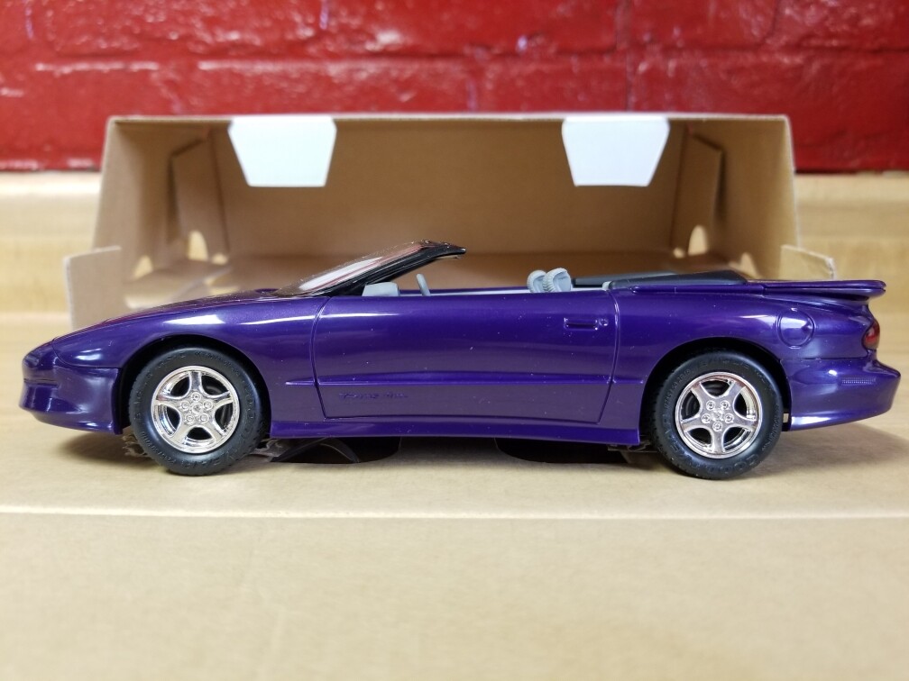 No297 ミニカー1/18 PONTIAC FIREBIRD TRANS AM 1989 Pontiac Firebird Trans Am GTA Medium Gray 1/18 Diecast