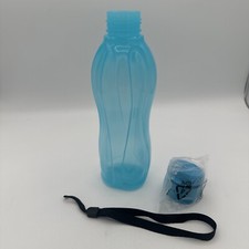 Botella de agua Tupperware Eco Twist con sello superior abatible 16 oz OZ azul con correa negra