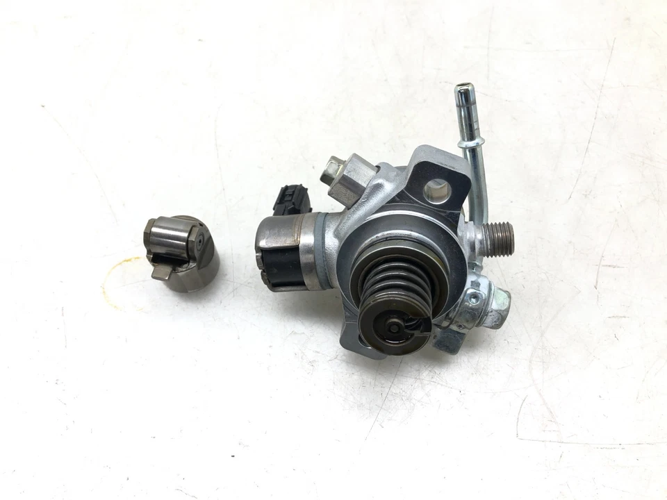 2013-2015 LEXUS GS450H 3.5L V6 HIGH PRESSURE FUEL PUMP OEM. - Image 4 of 4