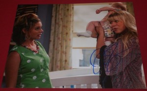 JODIE-SWEETIN-SIGNED-FULLER-HOUSE-FUNNY-W-BABY-STILL-8X10-PHOTO-AUTOGRAPH-COA