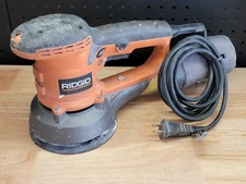 RIDGID R2611 Orange Black Corded 4.4 Amp Random Orbital Sander Corded Tool 