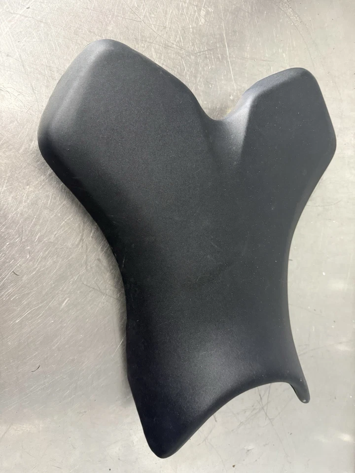 Yamaha YZFR1 R1 2005 04-06 asiento delantero conductor cojín almohadilla sillín fabricante de equipos originales poco kilometraje Foto 4 de 4