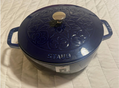 Staub 3.75qt Essential French Oven with Lilly Lid, LA Marmite.  Dark Blue