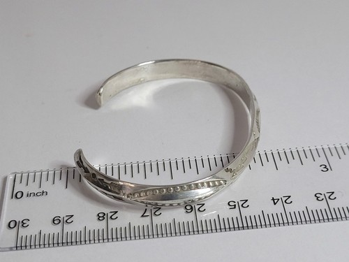 Southwestern Carinated Stamped Cuff Bracelet 13 grams - Picture 5 of 5