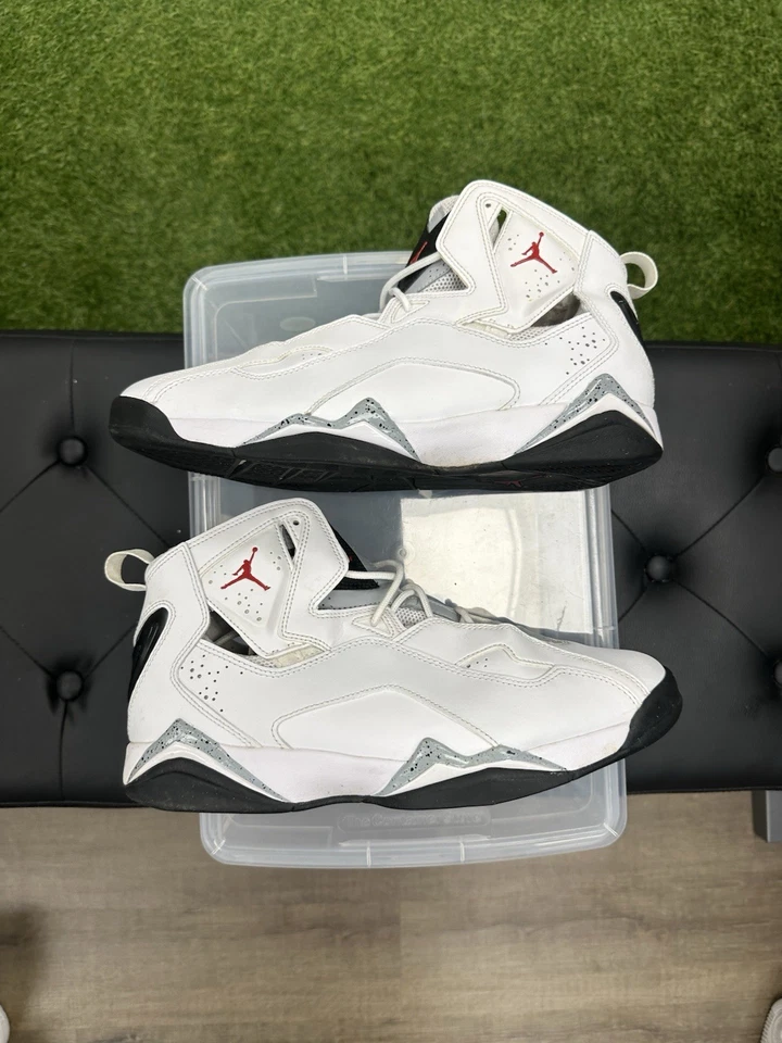 Talla 9.5 - Air Jordan True Flight Blanco Cemento Foto 2 de 4