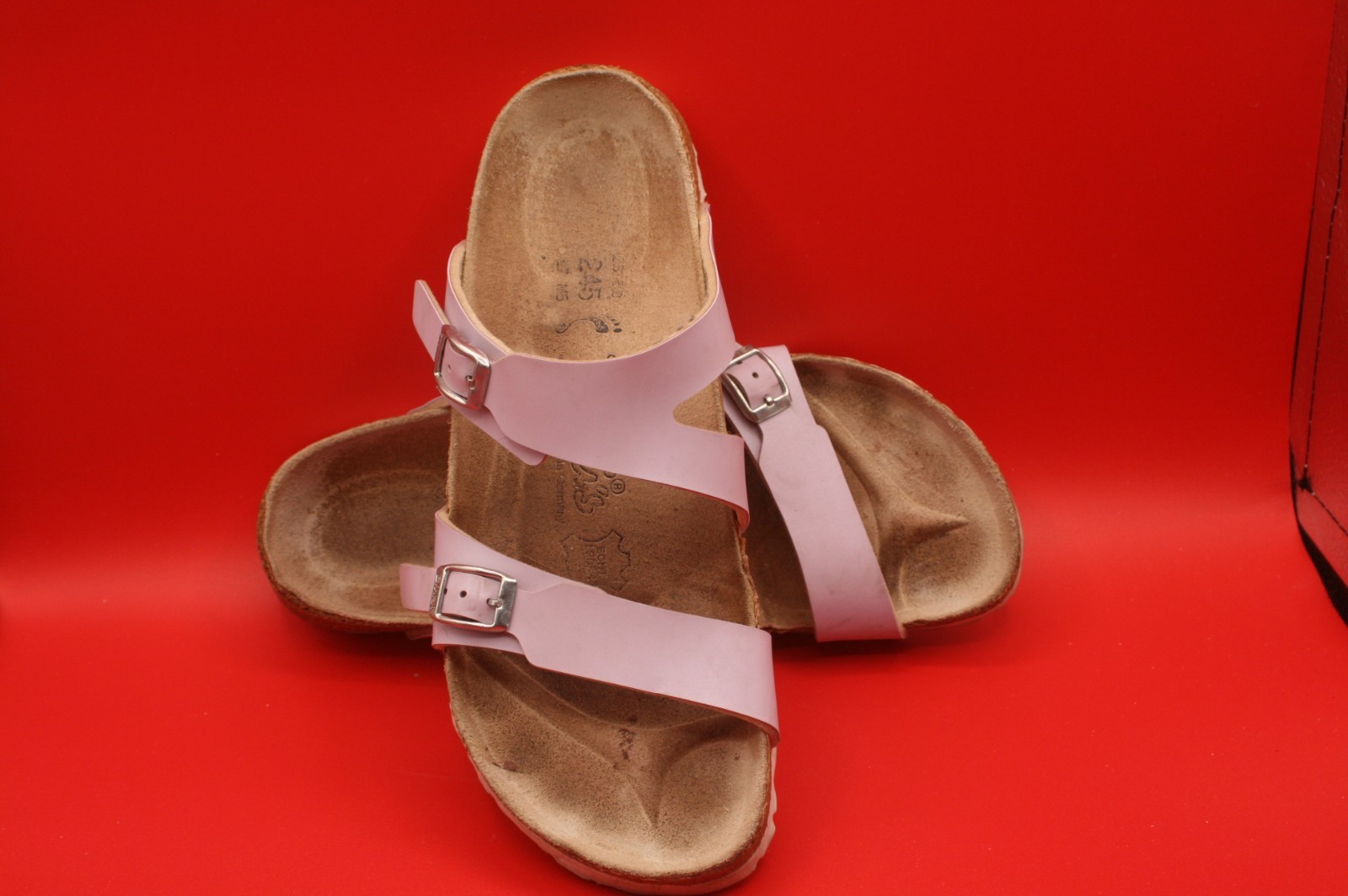 Birkis by Birkenstock two leather straps w/buckles lavender size 38