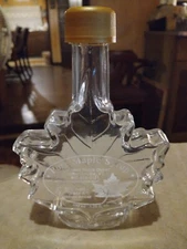 Maple Leaf Shaped Glass Syrup Bottle Empty Yellow Lid Embossed Leaf Veins 3.38oz
