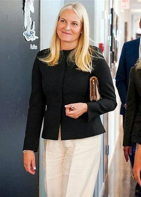 4 Postkarten Prinzessin Mette-Marit von Norwegen