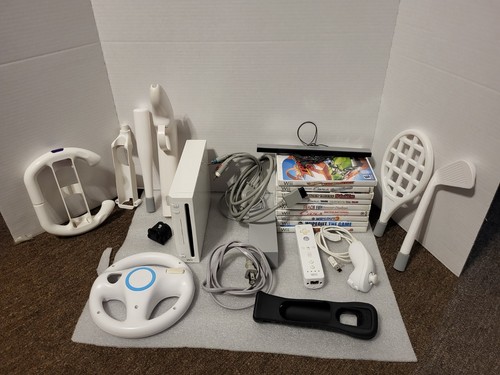 Nintendo Wii Bundle With 9 Games & Accessories Remote & Nunchucks White Complete