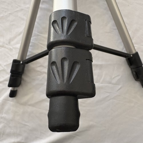 Vivitar VPT-240 Tripod - Picture 8 of 12