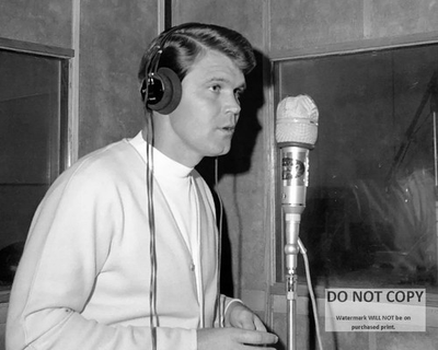 #ad #ad GLEN CAMPBELL IN THE CAPITOL RECORDING STUDIO 8X10 PUBLICITY PHOTO SP 057 $10.98