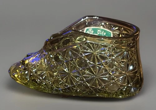 VTG Fenton Olde Virginia Glass Green Baby Bootie 1970's 4" Button & Daisy