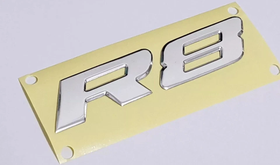 Insignia cromada HSV VY VZ R8 para Clubsport Maloo R8. Foto 2 de 3