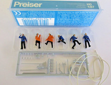 Preiser (HO 1:87)  Firemem Set 2 w/Accessories #14201