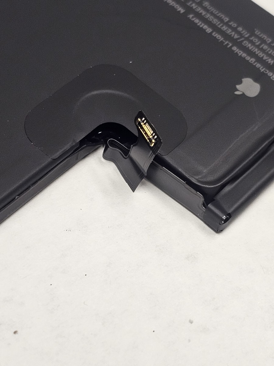 iPhone 15 Pro Max OEM Apple Battery 100% Capacity Used