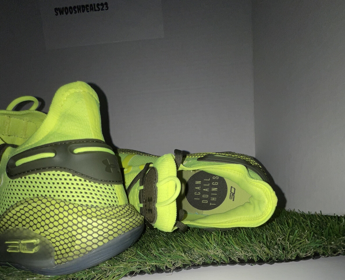 steph curry wearing shoes