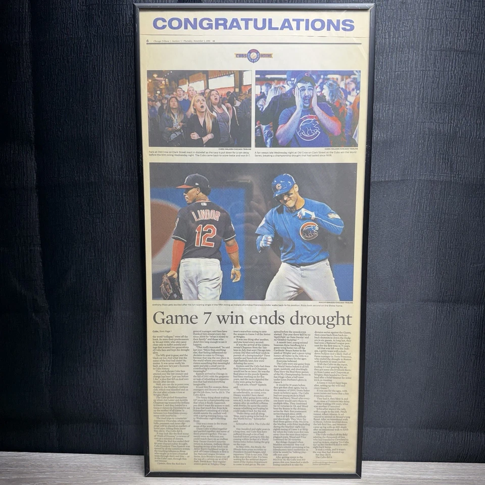 Impresiones de periódicos de la Serie Mundial de los Chicago Cubs 2016 enmarcadas el 3 de noviembre de 2016 Foto 4 de 4