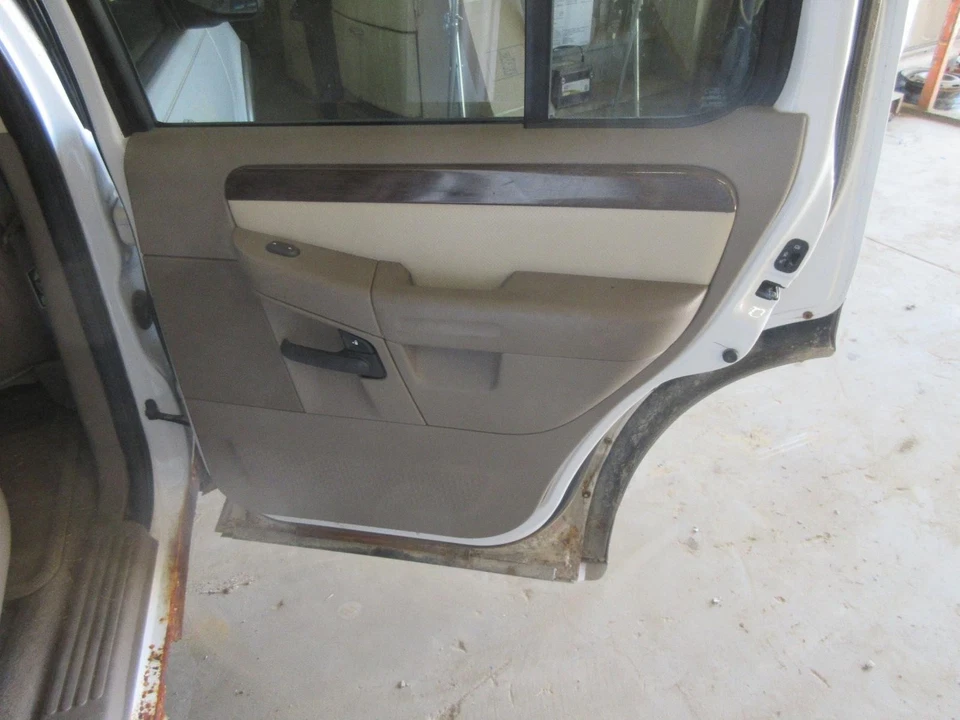 Used Hood fits: 2002 Ford Explorer 4 Dr exc. Sport Trac Grade B - Image 3 of 4