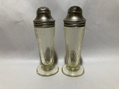 Vintage Hazel Atlas Florentine Poppy 2 Yellow Salt And Pepper Shaker Set - Picture 1 of 8