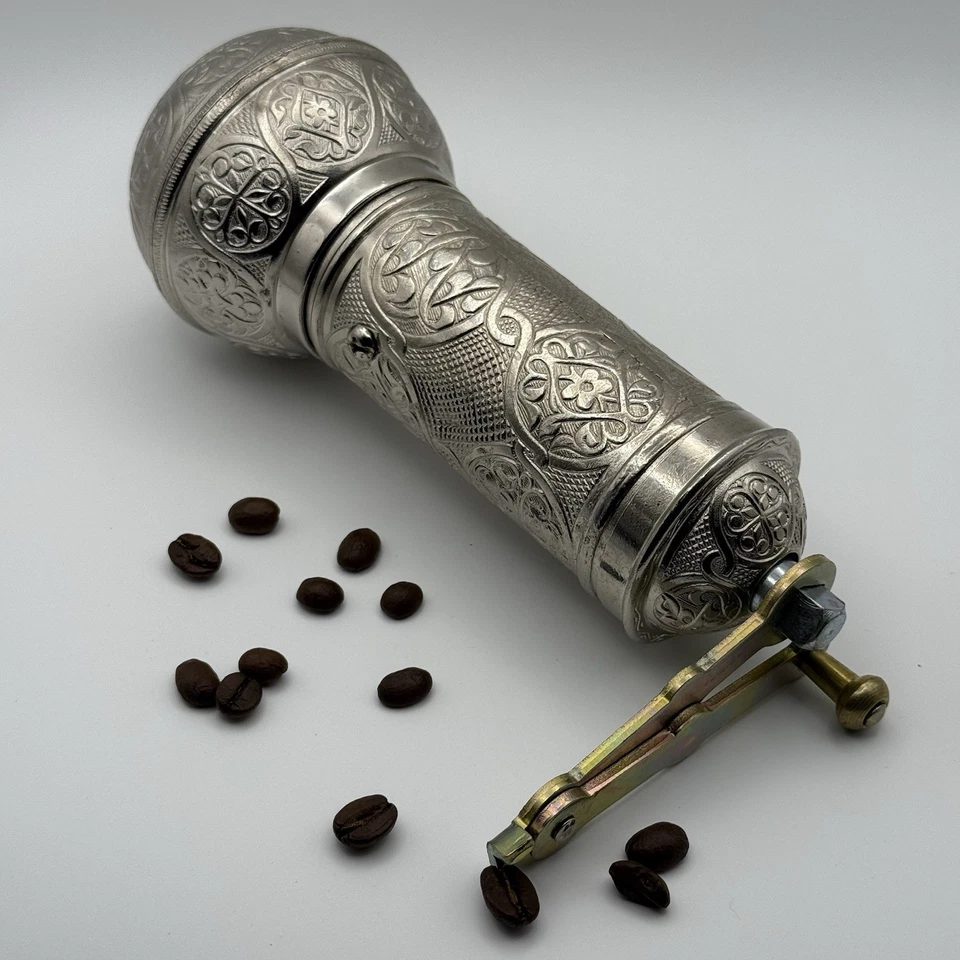 7-дюймовая ручная мельница для кофейных зерен, соли, перца и специй (серебристая) - Изображение 2 из 4