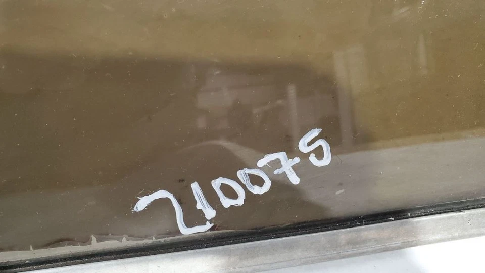 Rear Side Quarter Glass Right OEM 1986 1993 SAAB 900 - Image 4 of 4