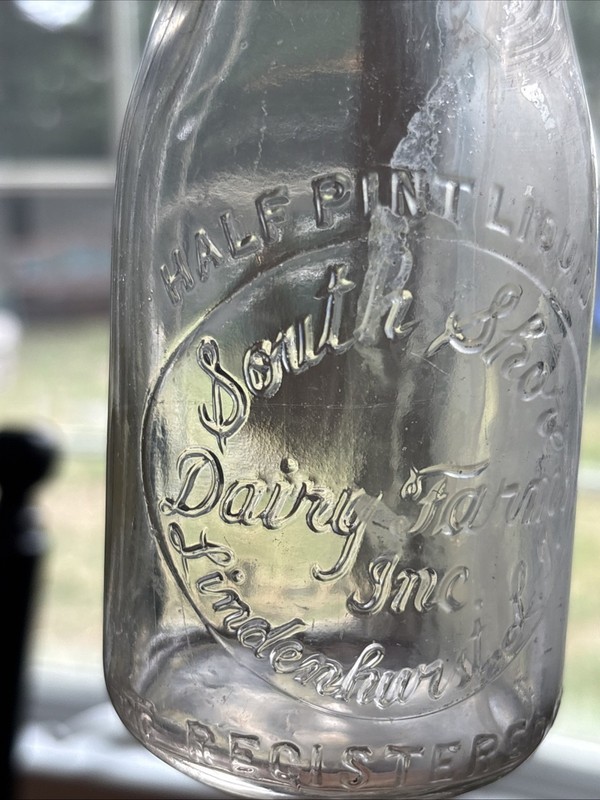 Antique South Shore Dairy Farms Lindenhurst LI NY Milk Bottle 1947
