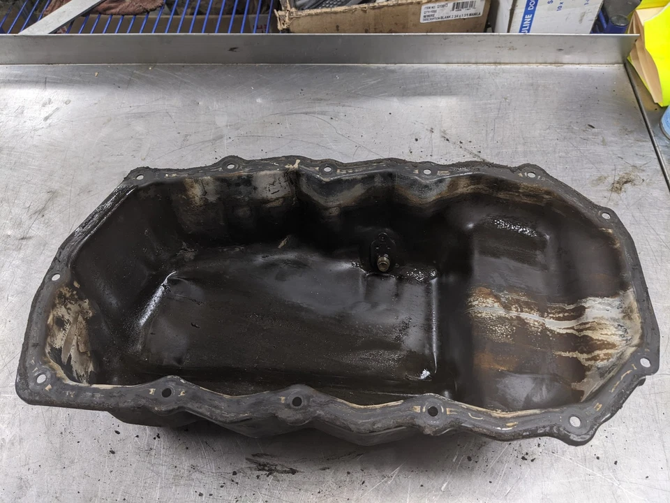 Маслосборник двигателя для 96-00 Dodge Stratus 2.4 - Изображение 4 из 4