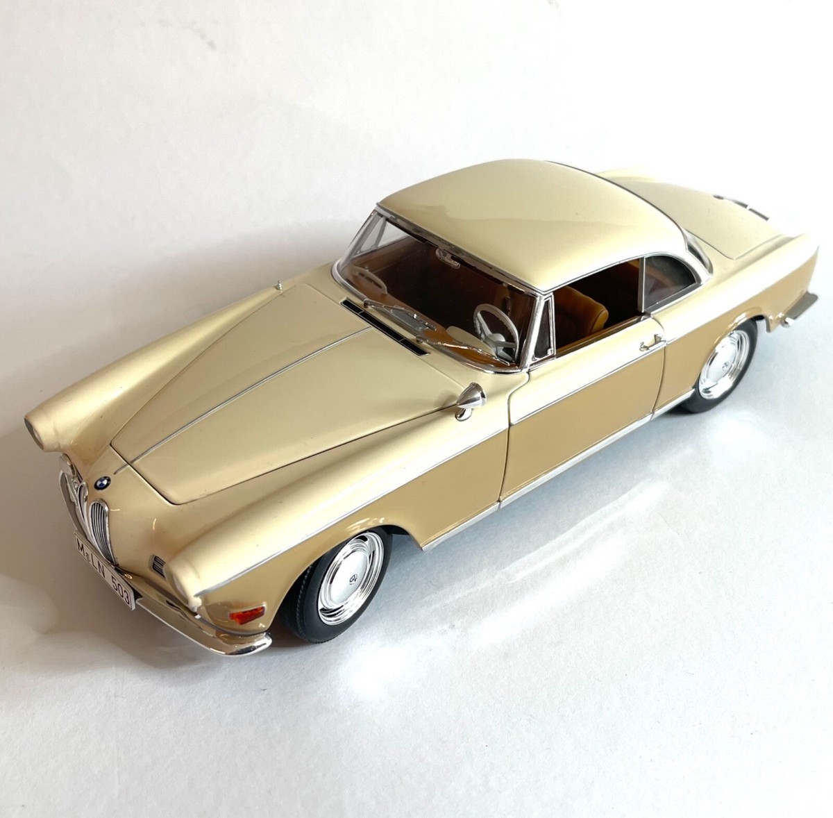 No149 ミニカー1/18 Revell BMW 503 Rare BMW 503 Coupe 1959 1:18 Scale Diecast Model Car Revell