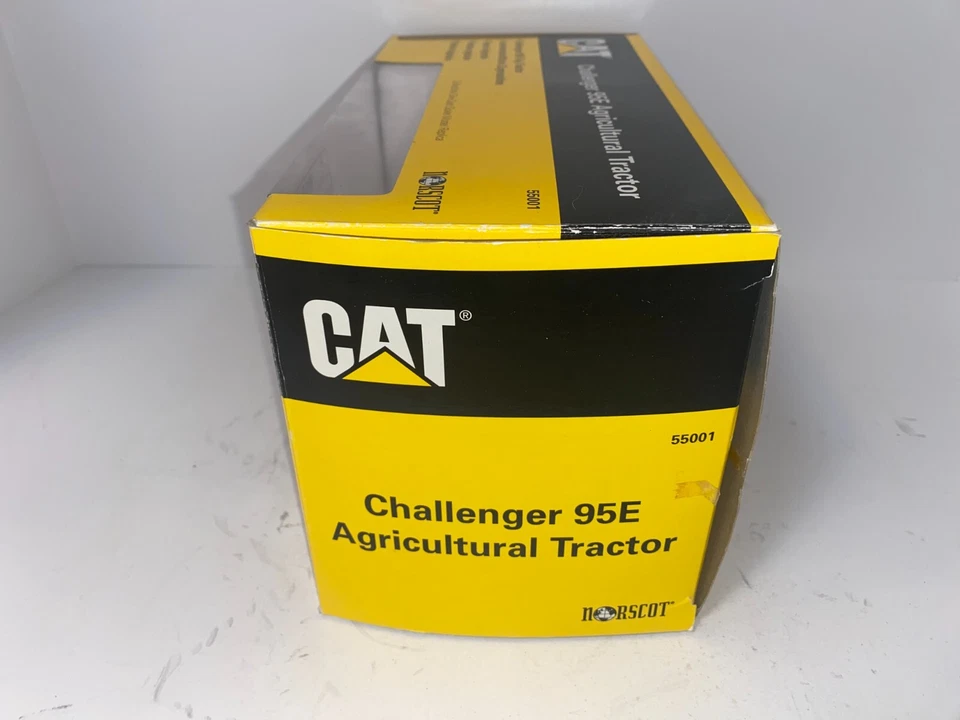 1/32 CAT Challenger 95E Track Tractor NIB - Image 3 of 4