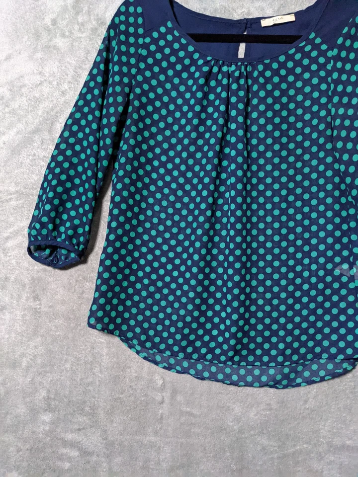 Blusa mujer Ezra mediana (US 8-10) lunares manga 3/4  Foto 2 de 4