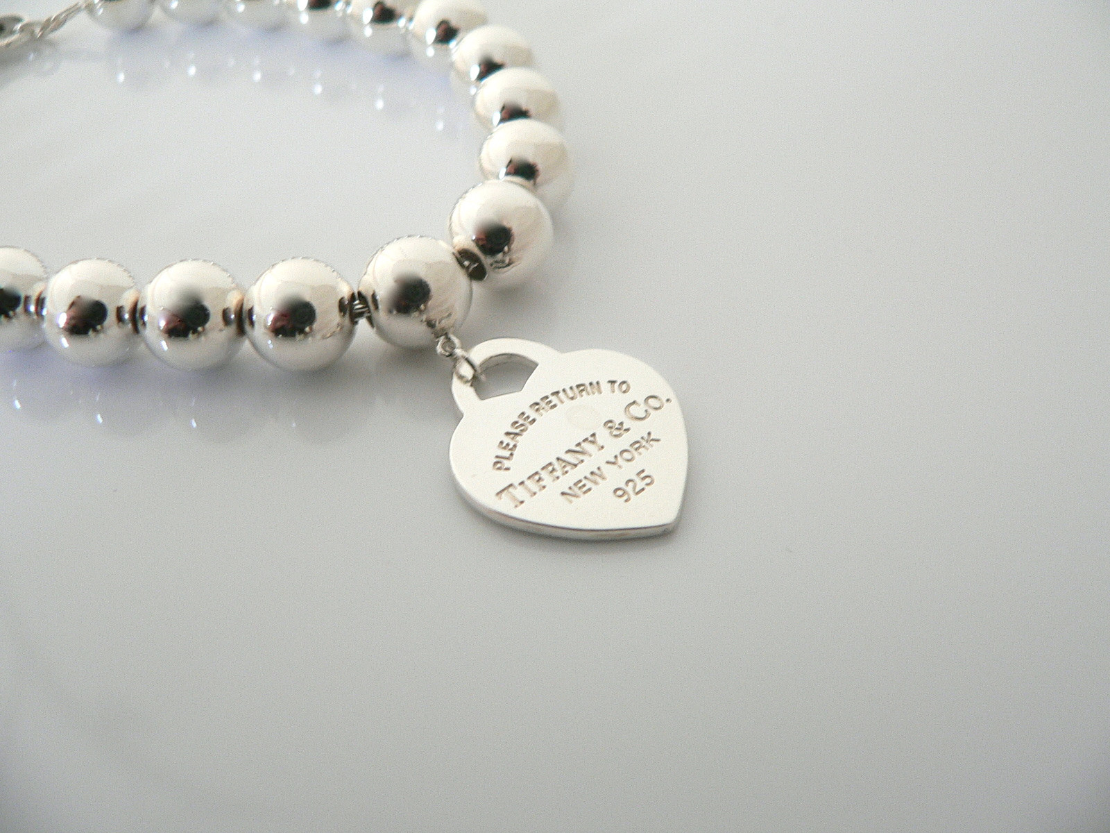 Tiffany & Co Return to Tiffany Silver Heart 8 MM Ball Bead Round Bracelet Gift
