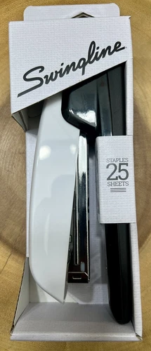 Swingline 646 Desktop Stapler - Pink with Metal Rose Gold Base-image