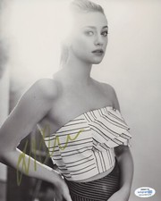 Lili Reinhart Riverdale Autographed Signed 8x10 Photo ACOA