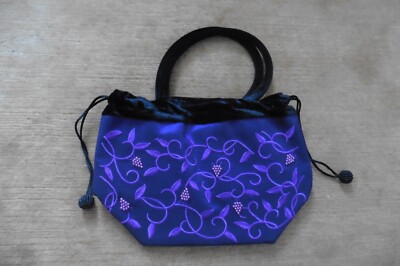Petit sac à main bourse en soie violet brodé perles bord anses velours  noir