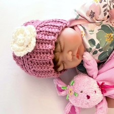 Crochet hat for baby girl- pink with white flower