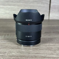 Sony 11mm f/1.8 APS-C Ultra Wide Angle Lens E Mount Hood 1 Cap EXCELLENT