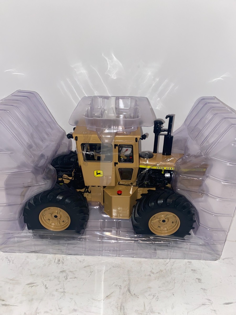 1/16 JOHN DEERE 7520 GOLD CHASER 50th Anniversary 1 of 50 VERY