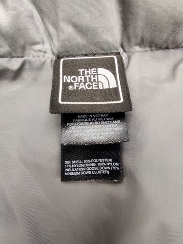 Chaqueta acolchada acolchada con cremallera completa plateada mediana The North Face 550 para mujer - Imagen 4 de 12