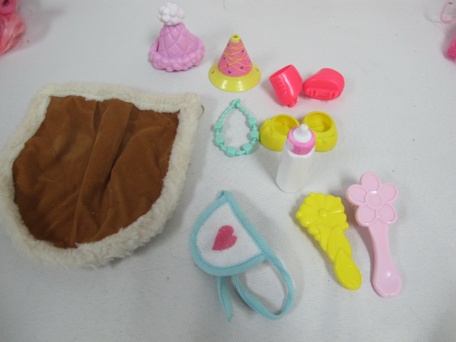VINTAGE MY LITTLE PONY ACCESSORI PENNELLO CAPPELLI PETTORALE COLLANA SCARPE PATTINI BOTTIGLIA