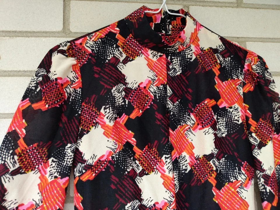 Vintage 60s 70s Mini Dress 30"B Sears JR Bazaar Abstract Long Sleeves Mod GoGo - Image 3 of 4