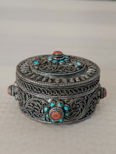 Antique Tibet Art Silver Lace Jewelry Trinket Box Red Coral Turquoise Handicraft - Picture 4 of 12